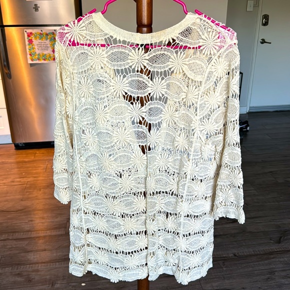 Gorgeous net blouse - Picture 2 of 2
